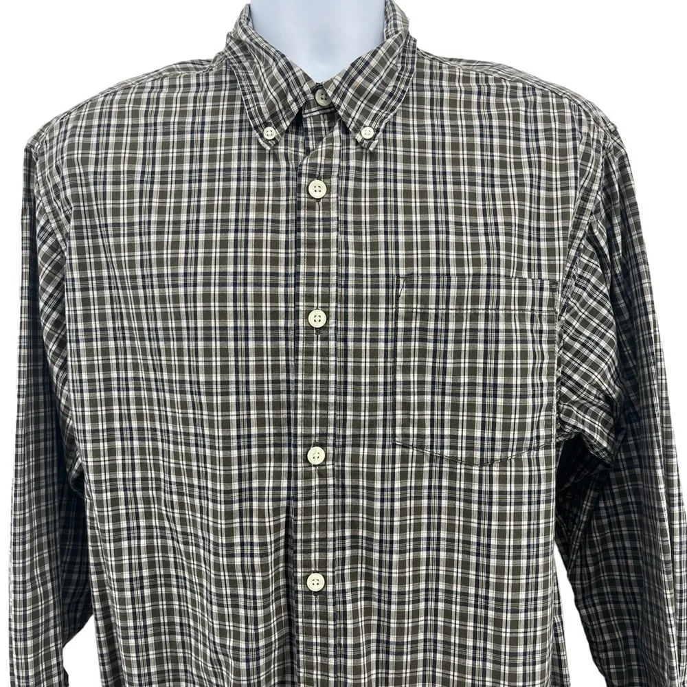 Levi’s Red Tab Mens Flannel Button Down Shirt Plaid size L 10384